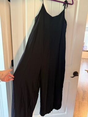 Old Navy Black Wide-Leg Tie-Strap Jumpsuit
